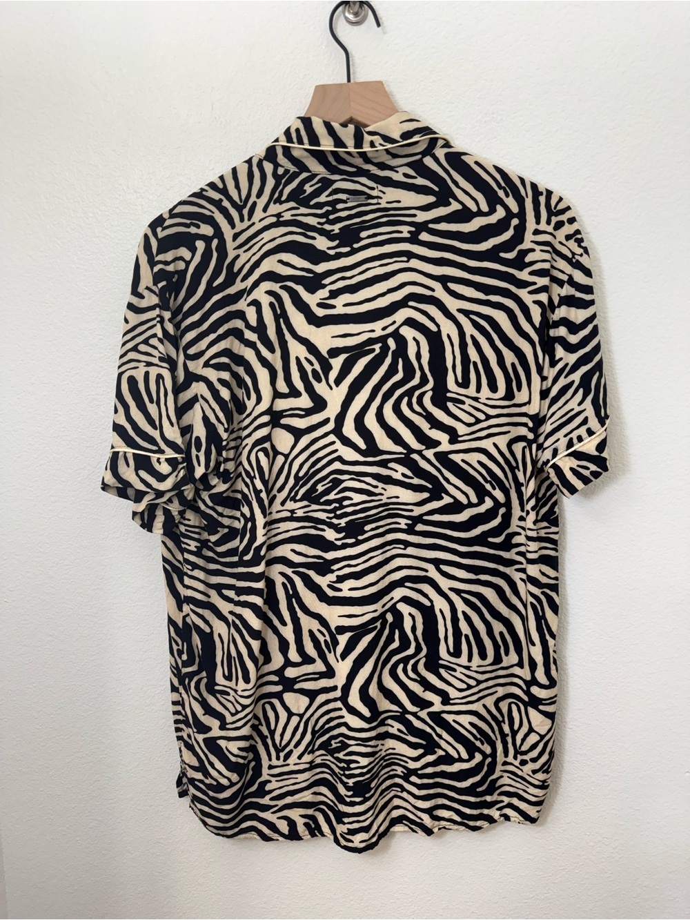 Maaji Womens Animal Print Sole Shirt Medium Multi Button Up Top - Picture 3 of 7